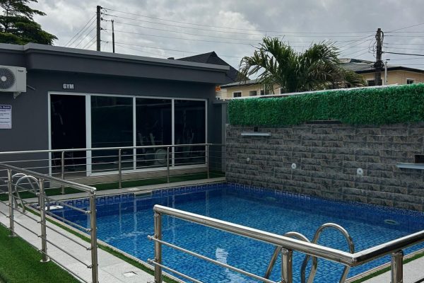 Pearls End Apartments pools